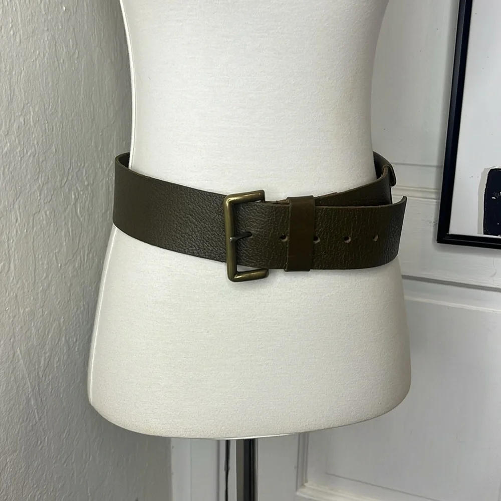 Ann Taylor Olive Green Leather Belt with side pocket Size ML